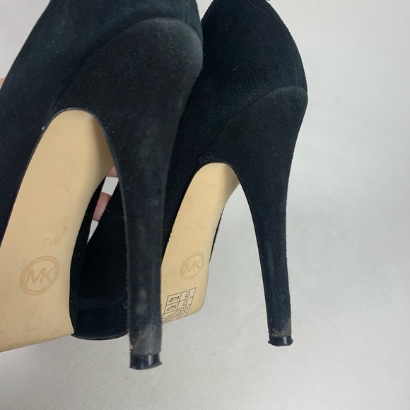 Michael Kors Women’s MK Suede High Heel Almond Toe Pump Sz 7.5M - Picture 9 of 10